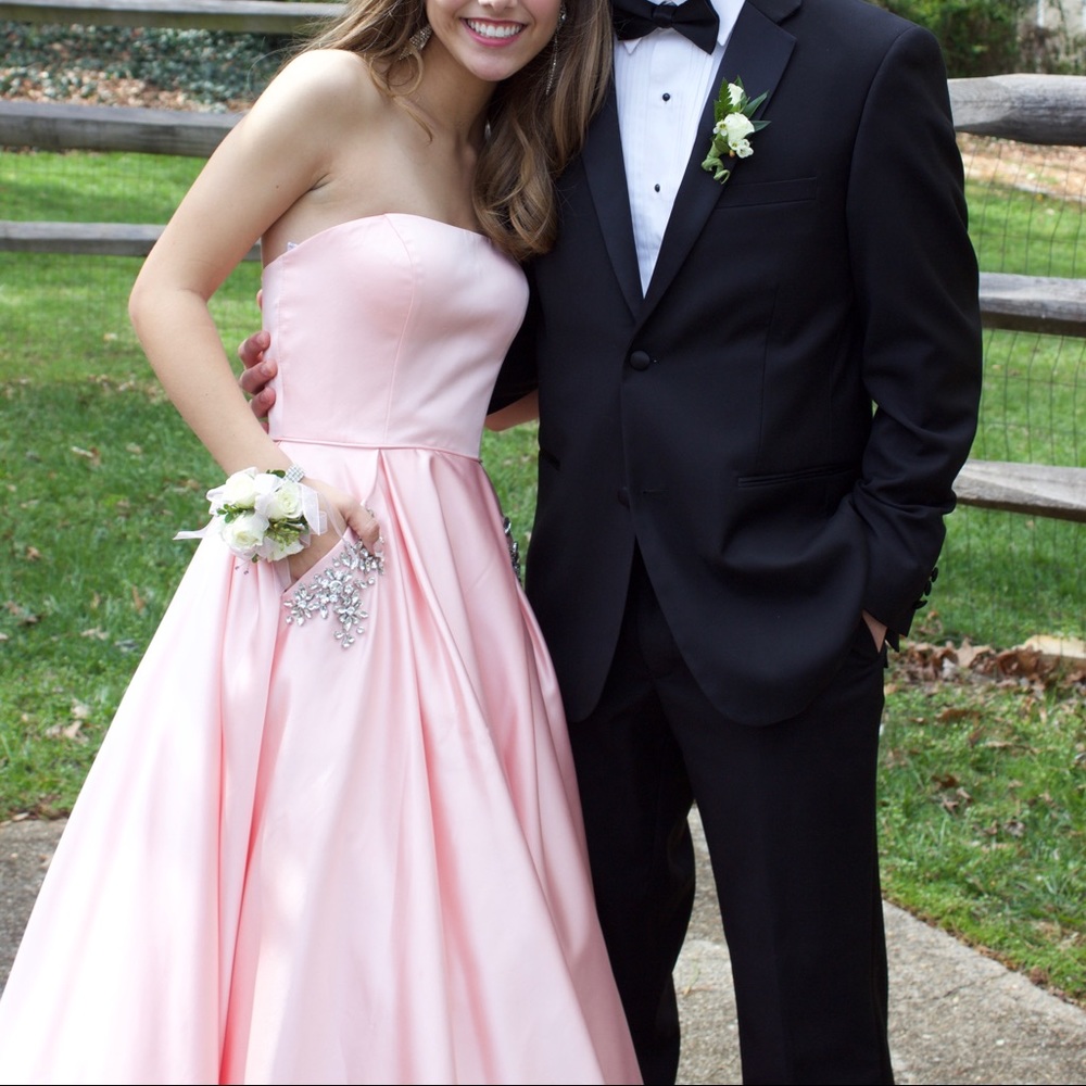Sherri Hill Prom Dress - Picture 5 of 6